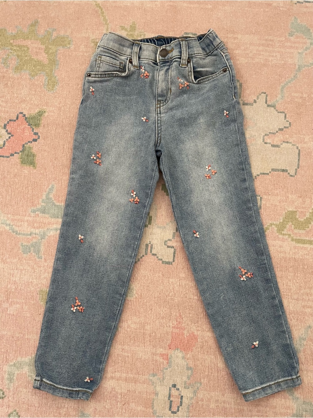 Cat & Jack Girls Jeans with Flower Detail (size 6)